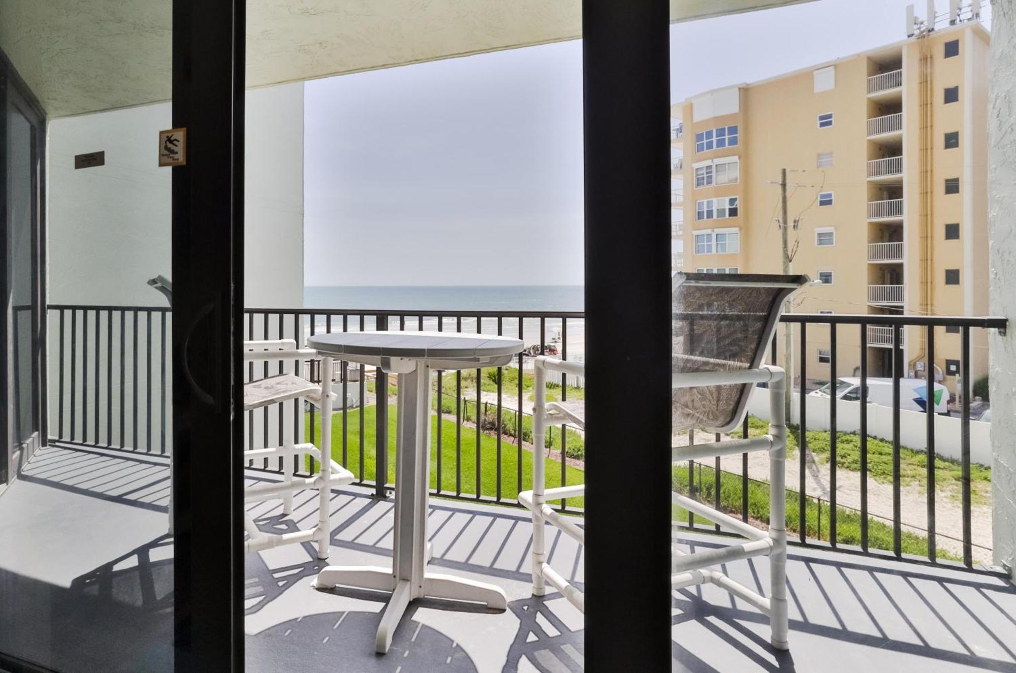 1 Bedroom -1 Bath With Ocean Views At Ocean Trillium 302 New Smyrna Beach Bagian luar foto