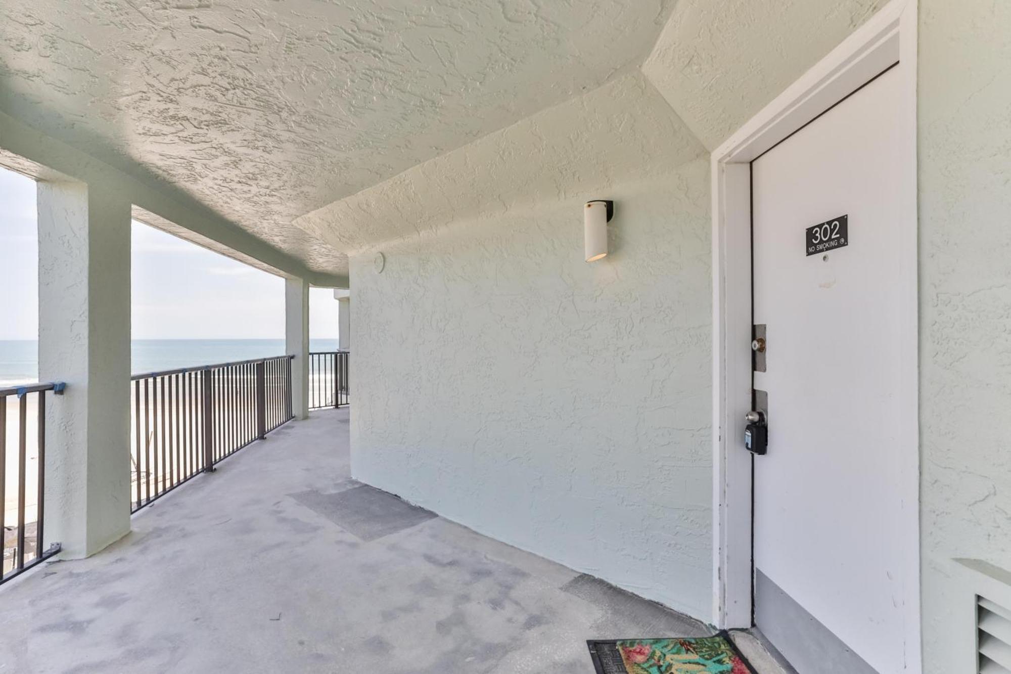 1 Bedroom -1 Bath With Ocean Views At Ocean Trillium 302 New Smyrna Beach Bagian luar foto