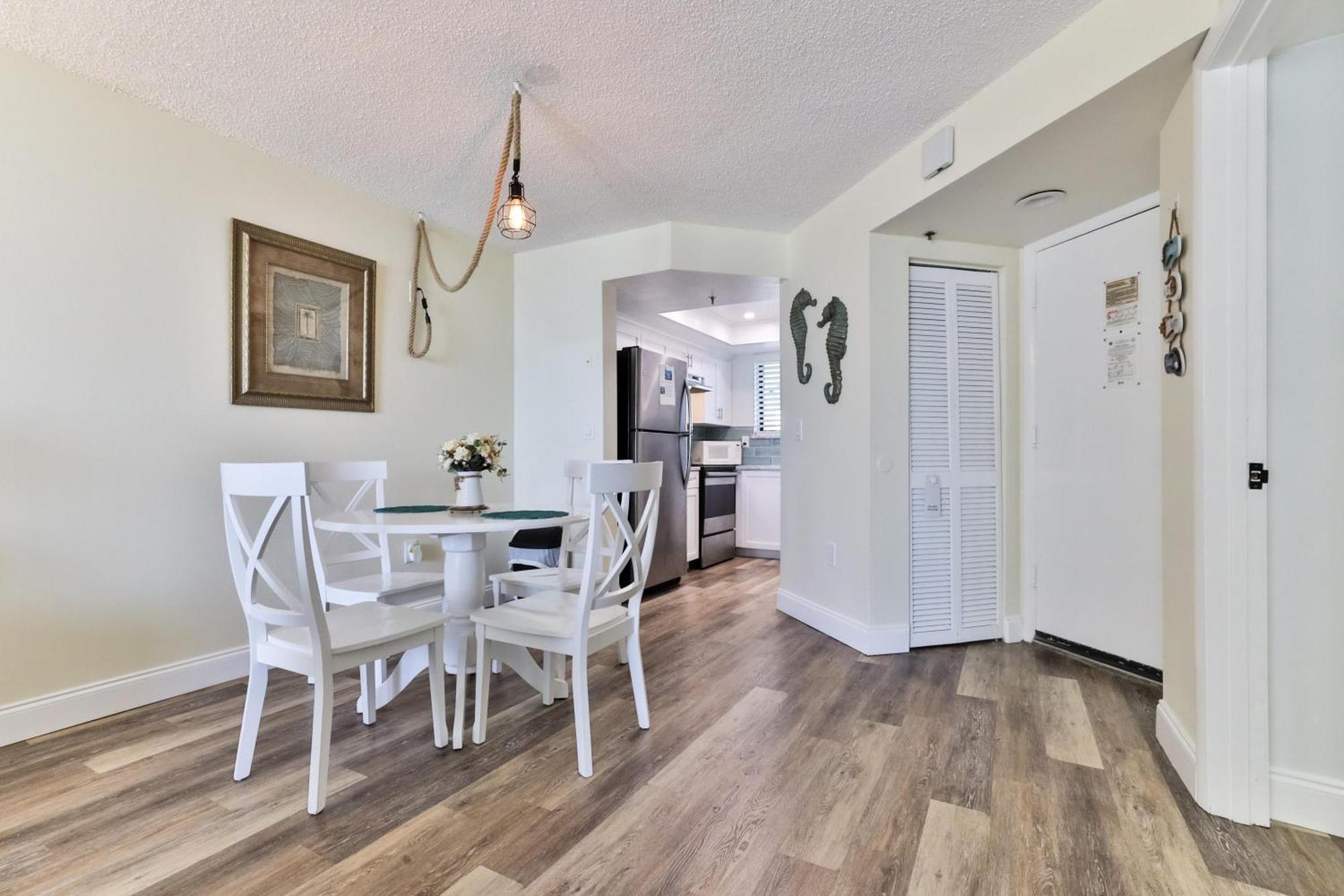 1 Bedroom -1 Bath With Ocean Views At Ocean Trillium 302 New Smyrna Beach Bagian luar foto