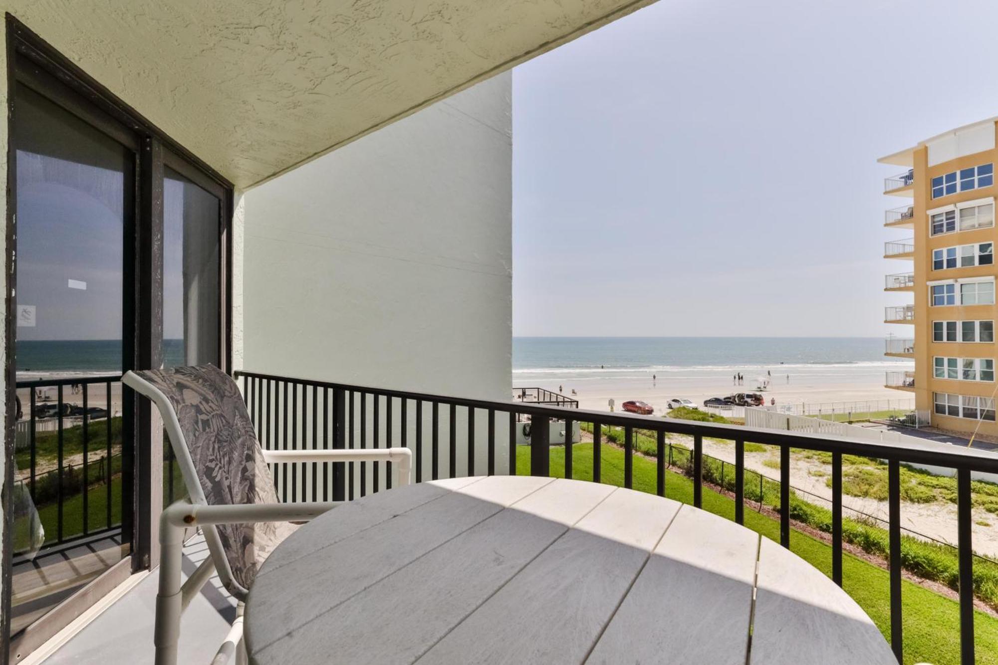 1 Bedroom -1 Bath With Ocean Views At Ocean Trillium 302 New Smyrna Beach Bagian luar foto